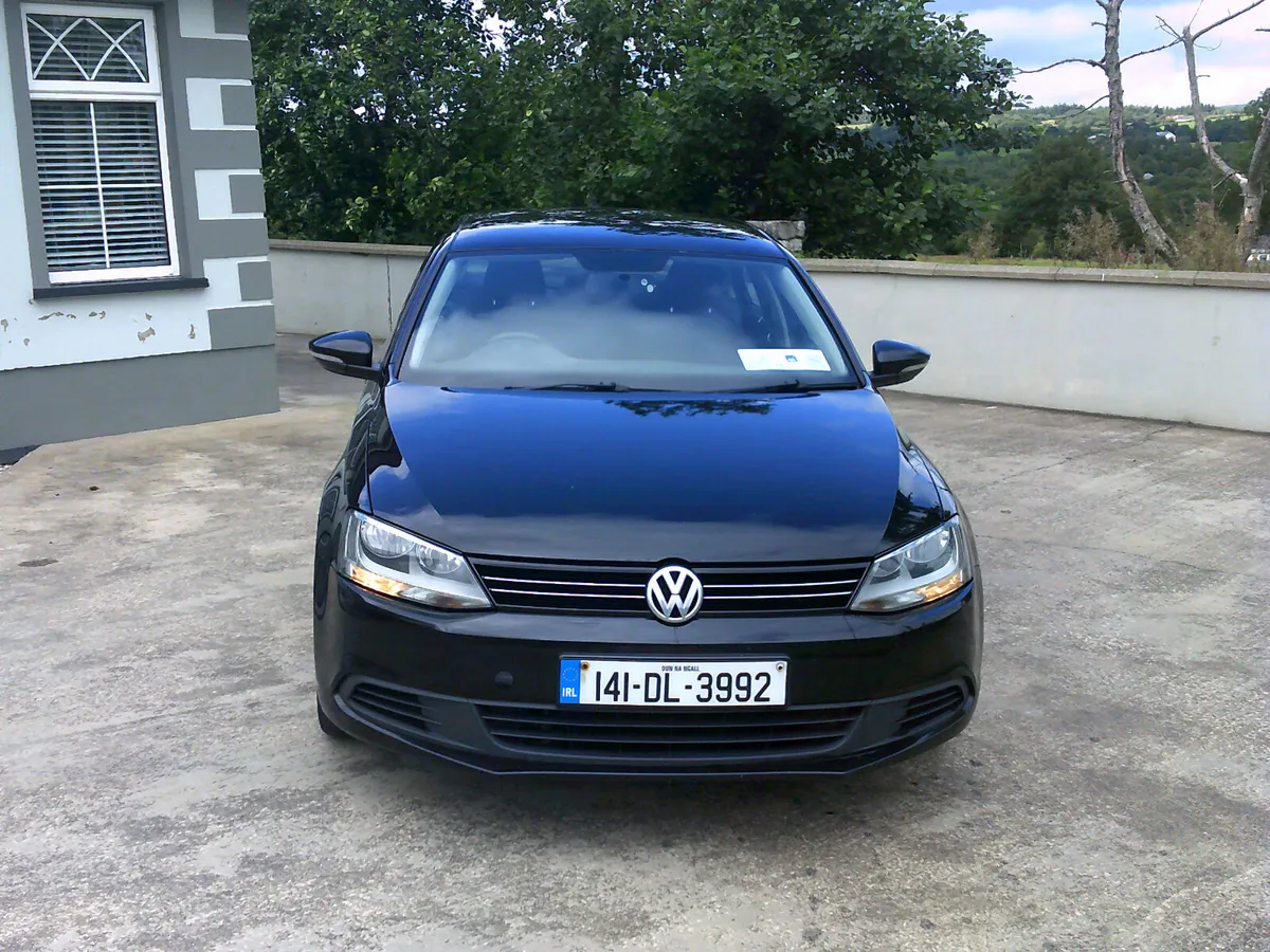 Volkswagen Jetta 2014 - Image 2