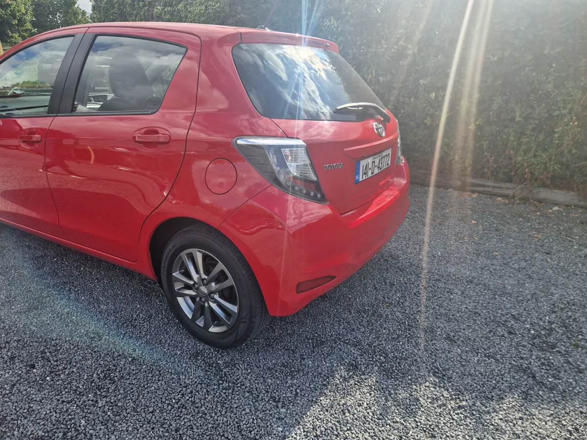 Toyota Yaris I CON  1.3  2014 - Image 2