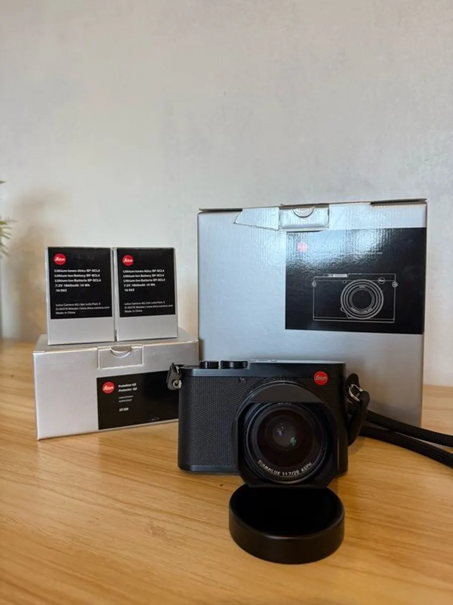 Leica Q2 (Excellent Condition)