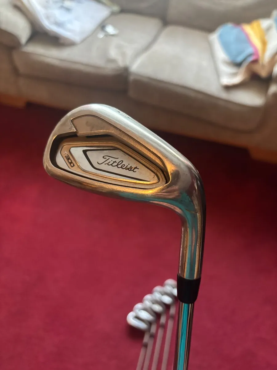 Titleist irons T300 - Image 1