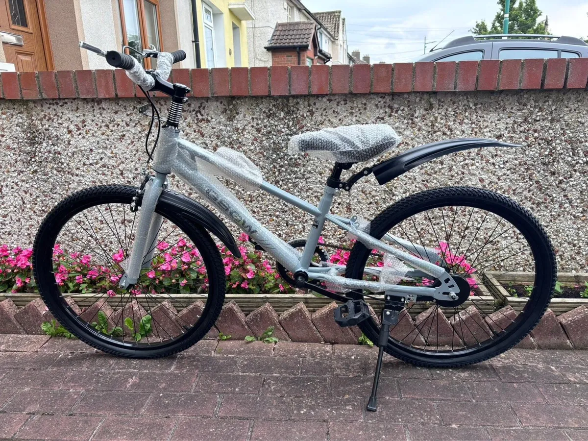 Kids bike new in - Image 3