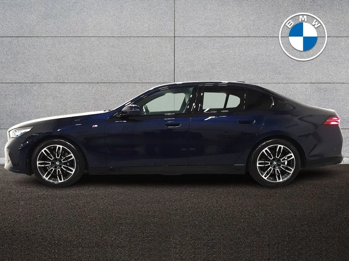 BMW 5 Series 520i M Sport Saloon - Image 4