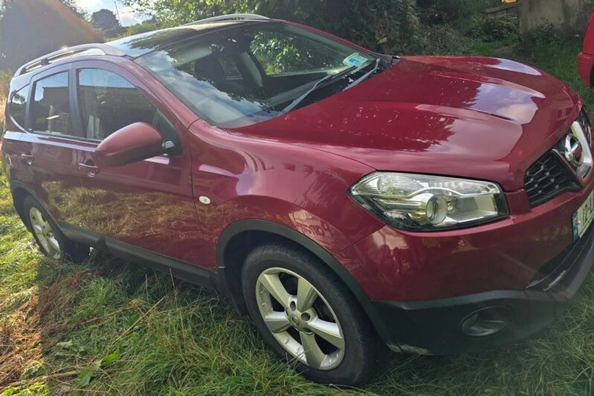2012 Nissan Qashqai+2 - Image 1