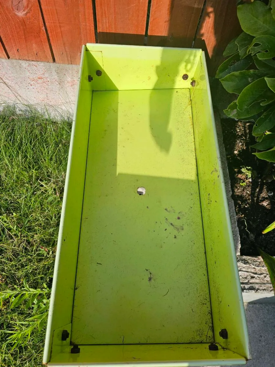 Flower pot - Image 2