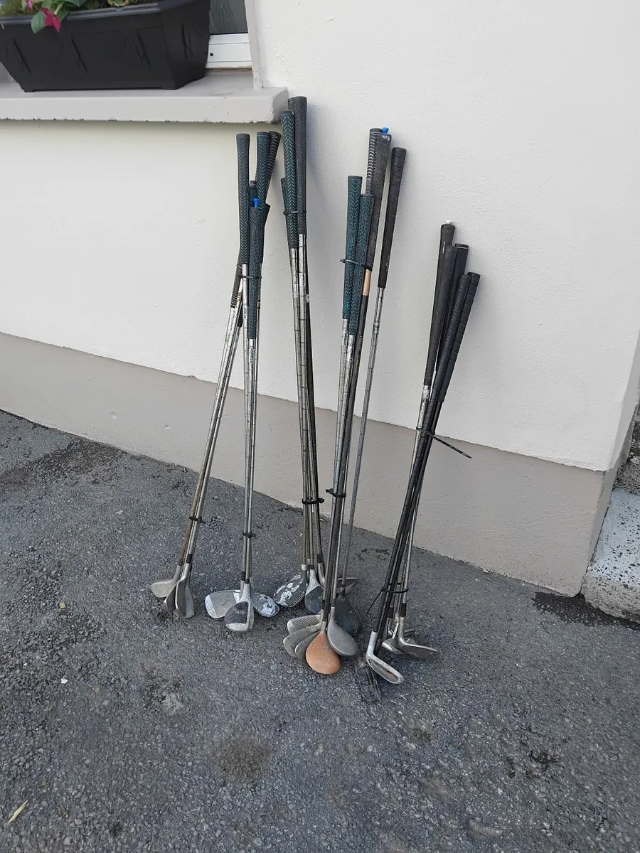 Golf club and 3 bags offers - Image 1