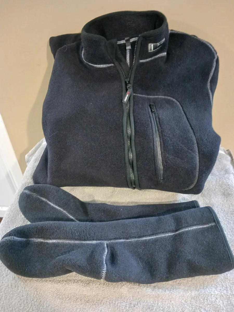 Kwark Thermal Undersuit with Thermal Socks - Image 2