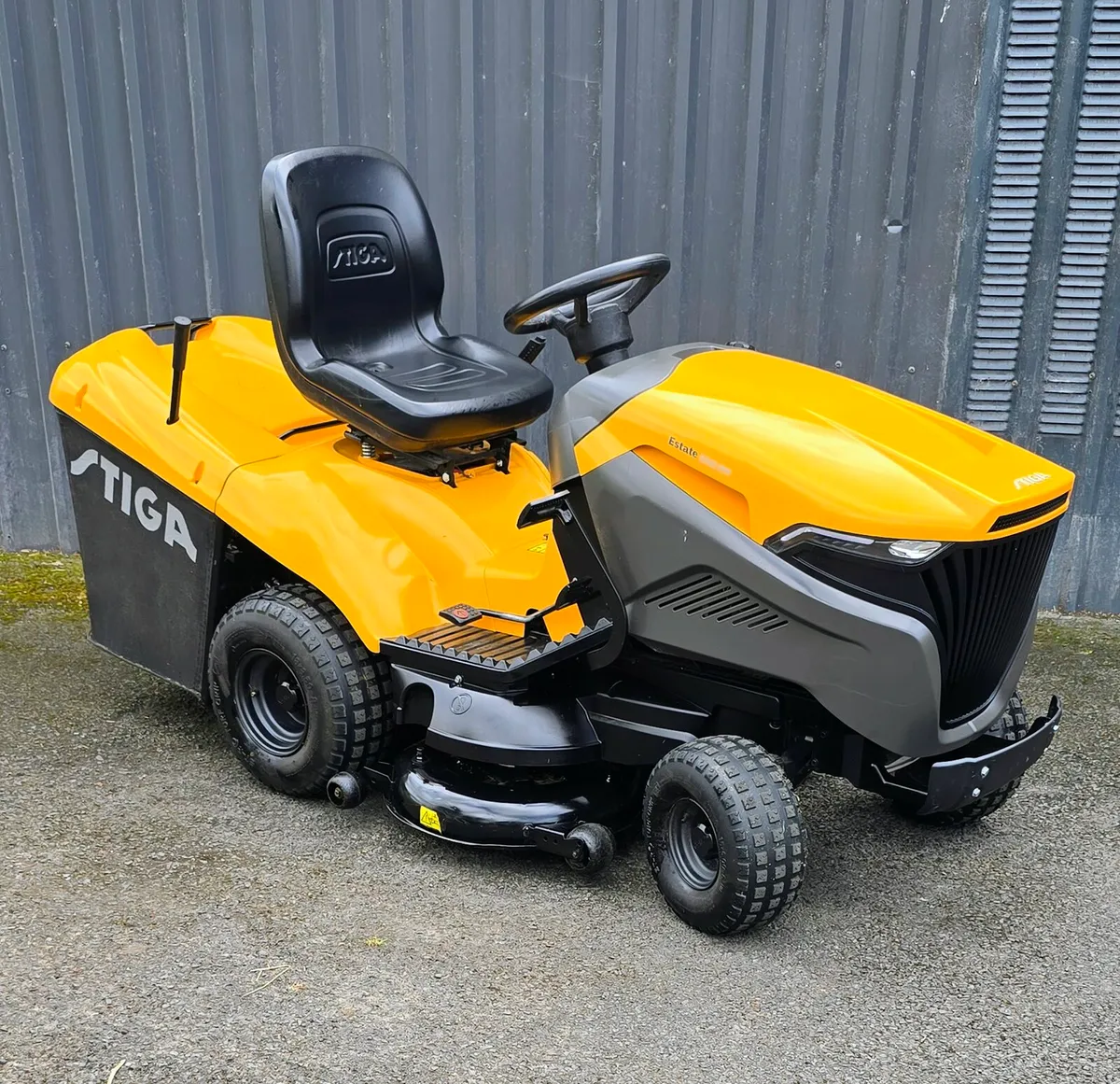22hp Stiga AS NEW - Image 1