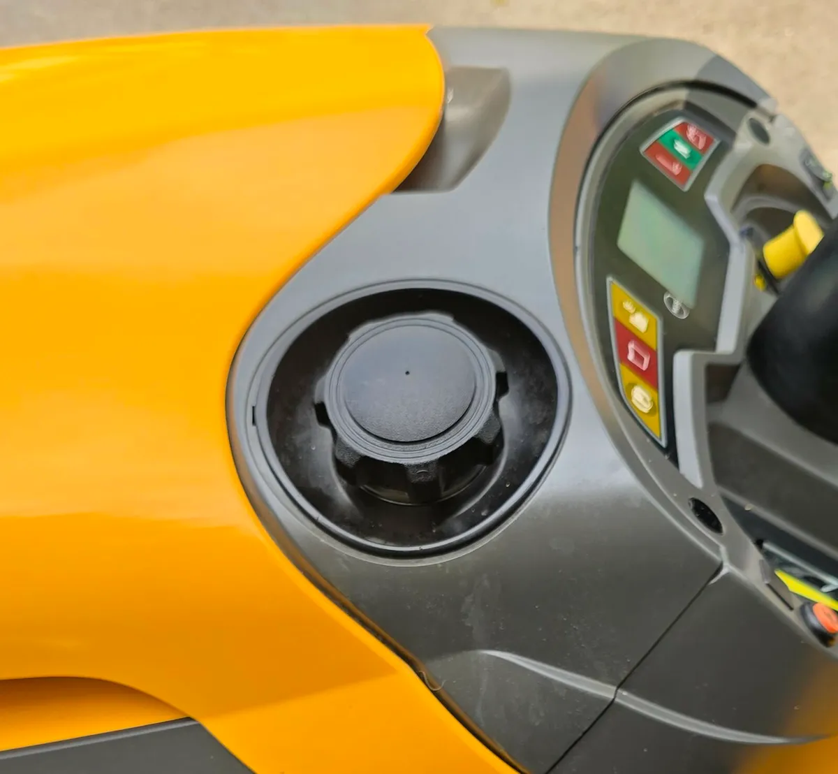 22hp Stiga AS NEW - Image 3