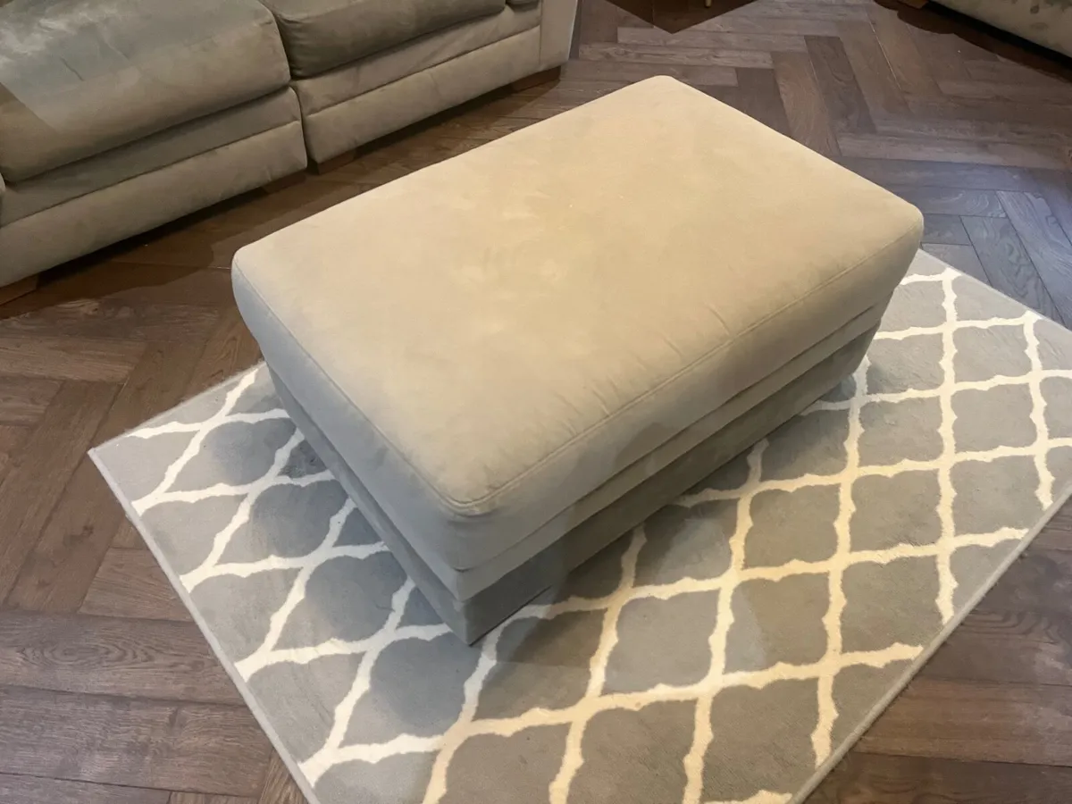 Couch - Image 2
