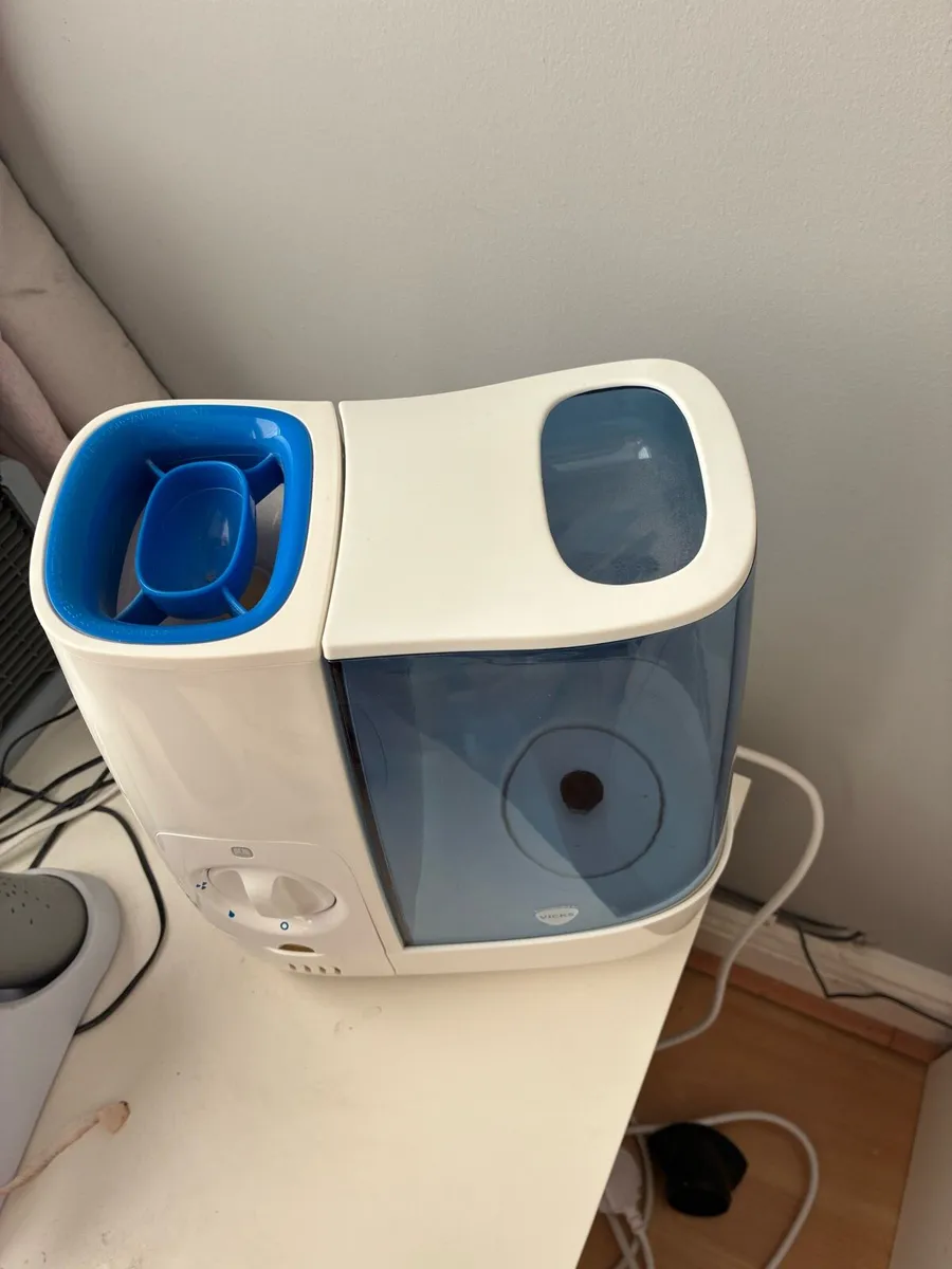 Vicks humidifier - Image 1