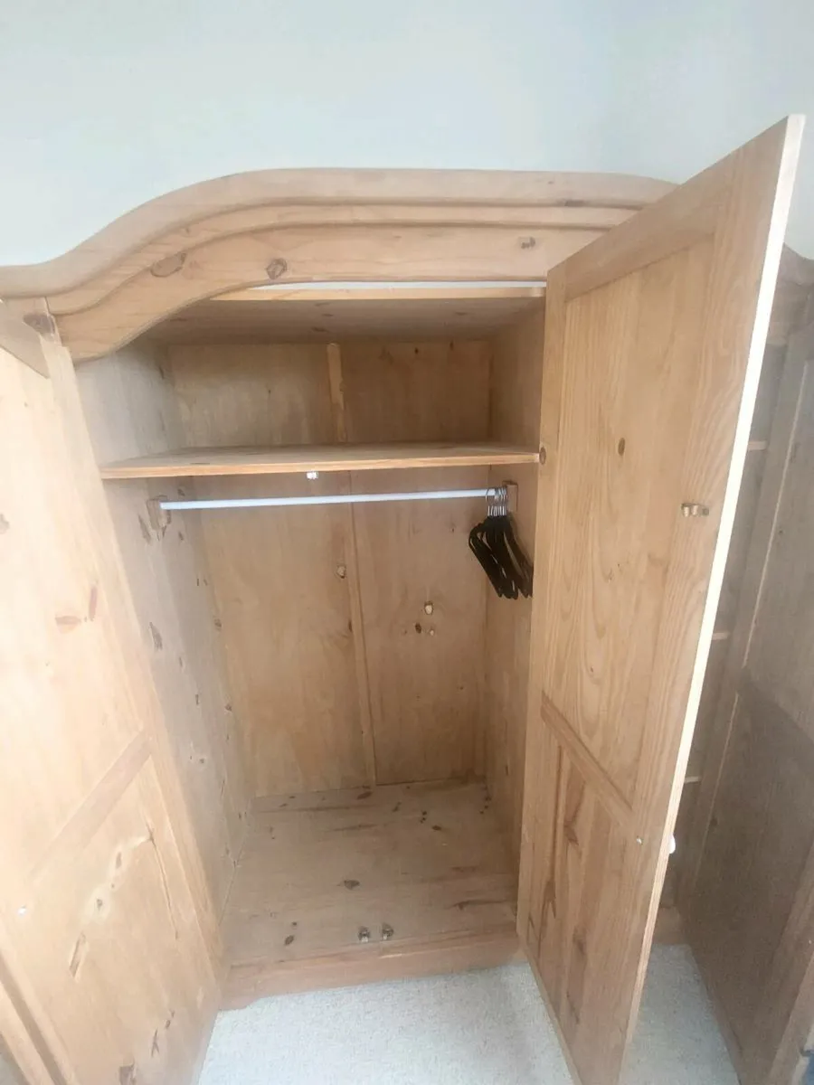 Wardrobe - Image 3