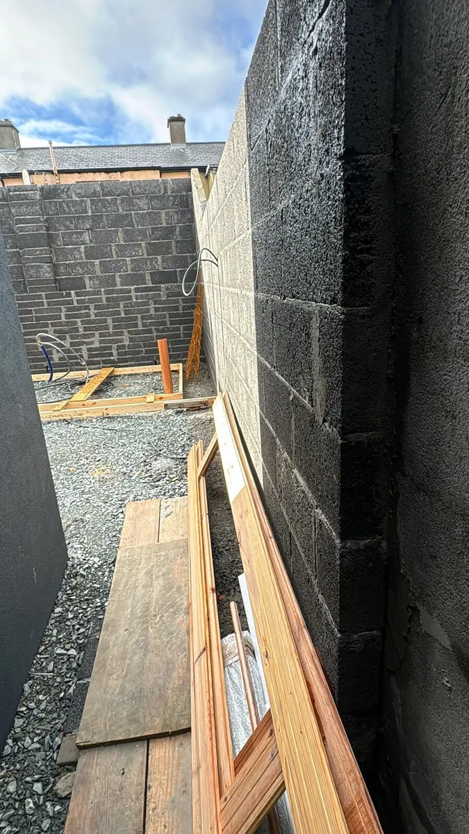 Carpenter/Tradesmen available - Image 2