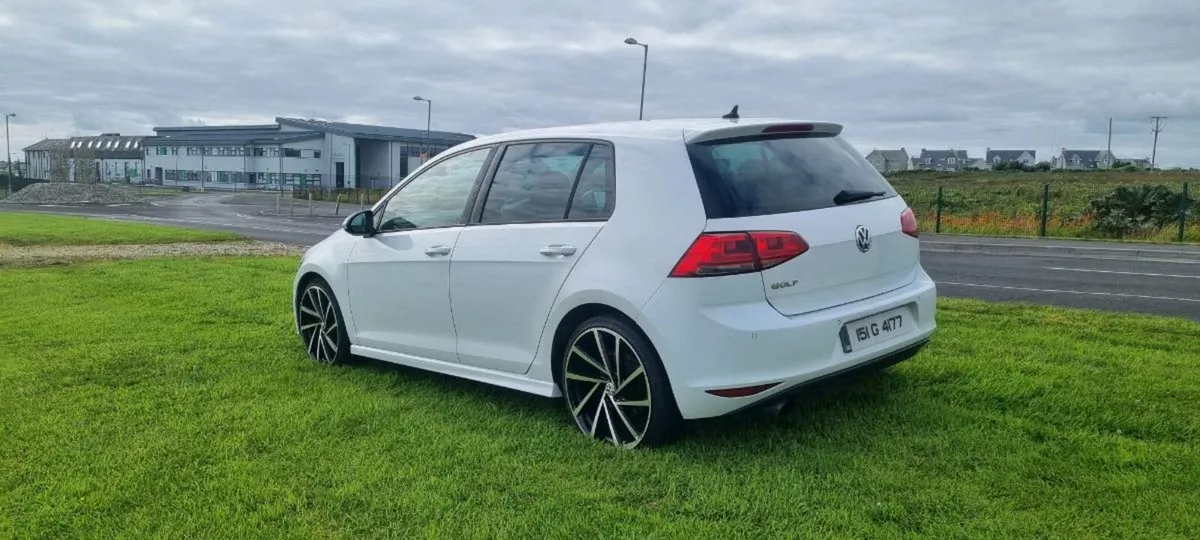 2015 Volkswagen Golf Highline*** New Nct 09/26 *** - Image 1
