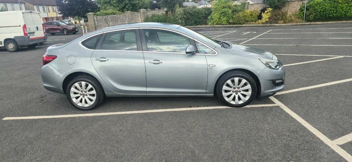 Opel astra 1.2 Diesel Nct'D&Taxed €5250 - Image 2