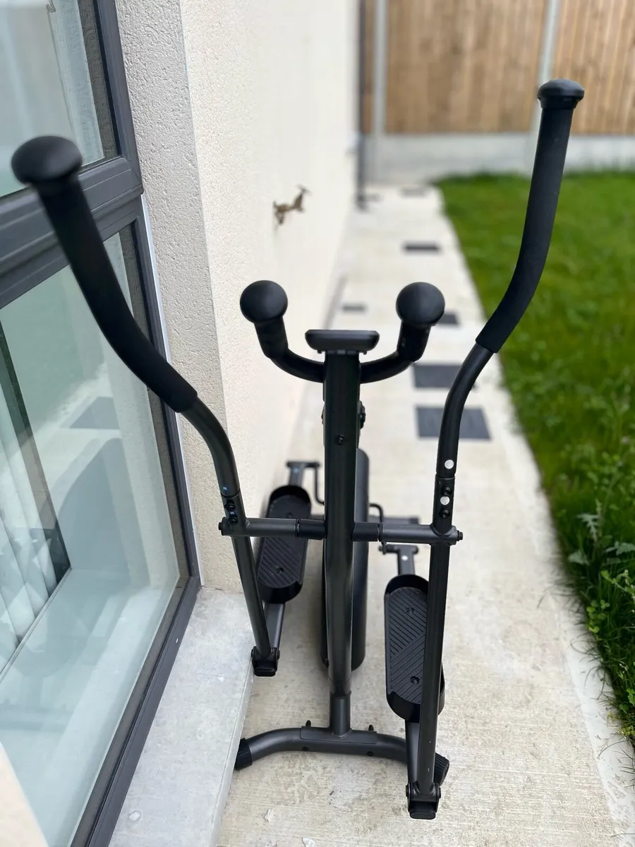 Cross trainer