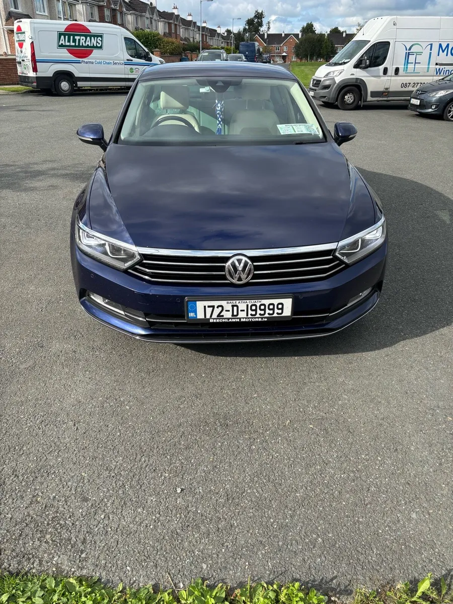 Volkswagen Passat - Image 1