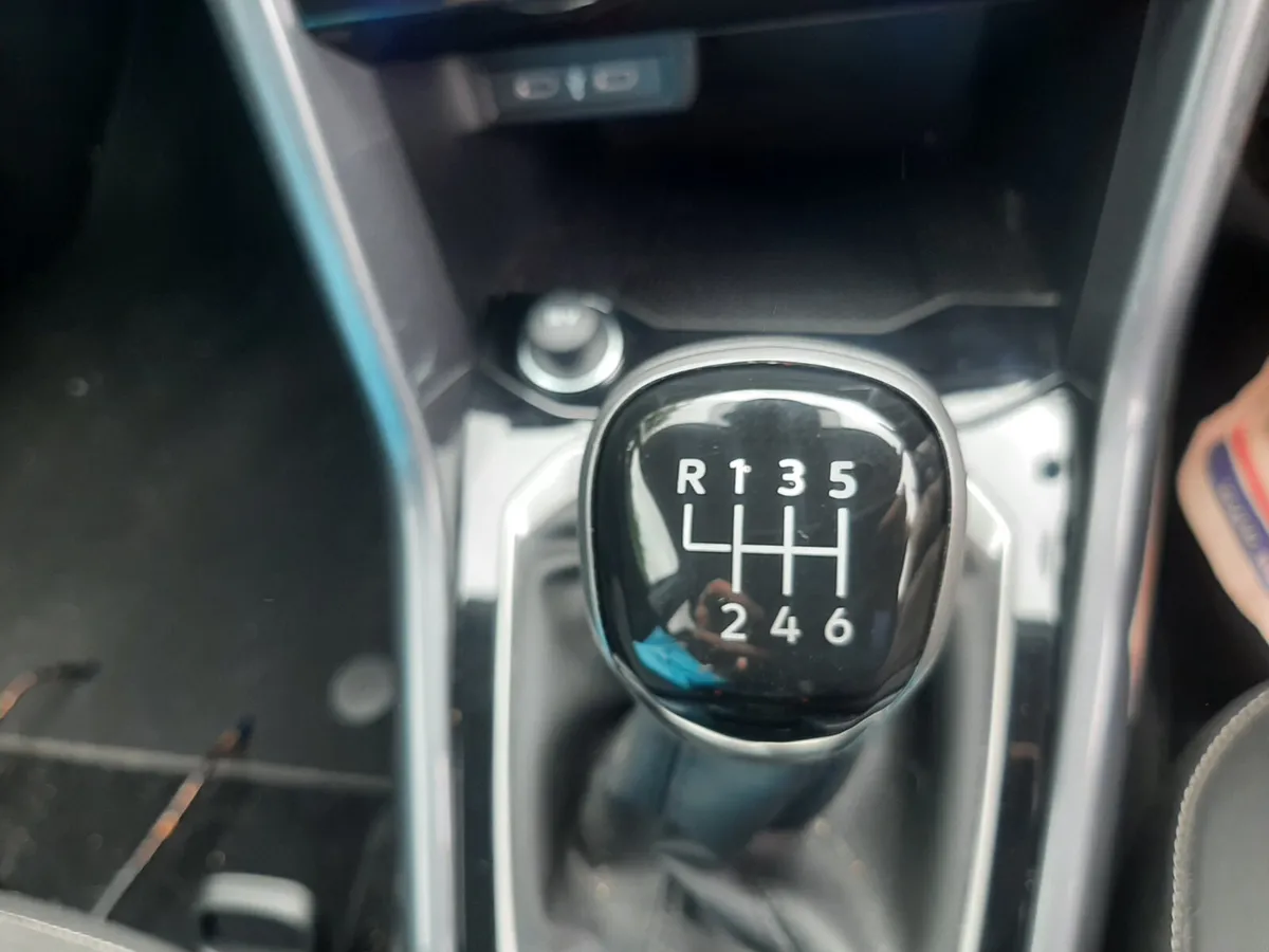 VW   T - ROC   2024   ,9000 KM 2.0 TDI - Image 2