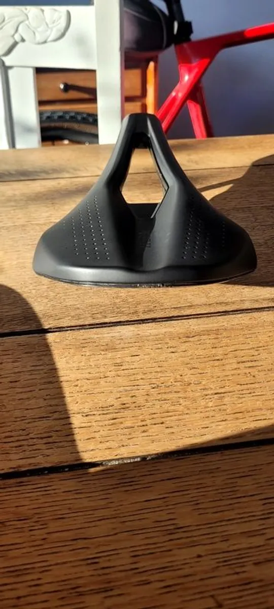 Argo R3 150 Saddle - Image 4
