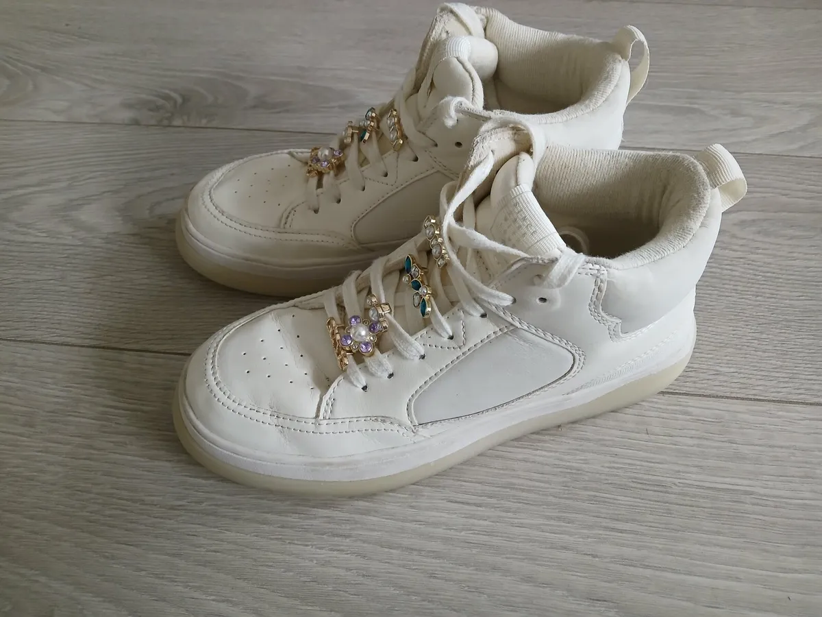Kids shoes - Image 1