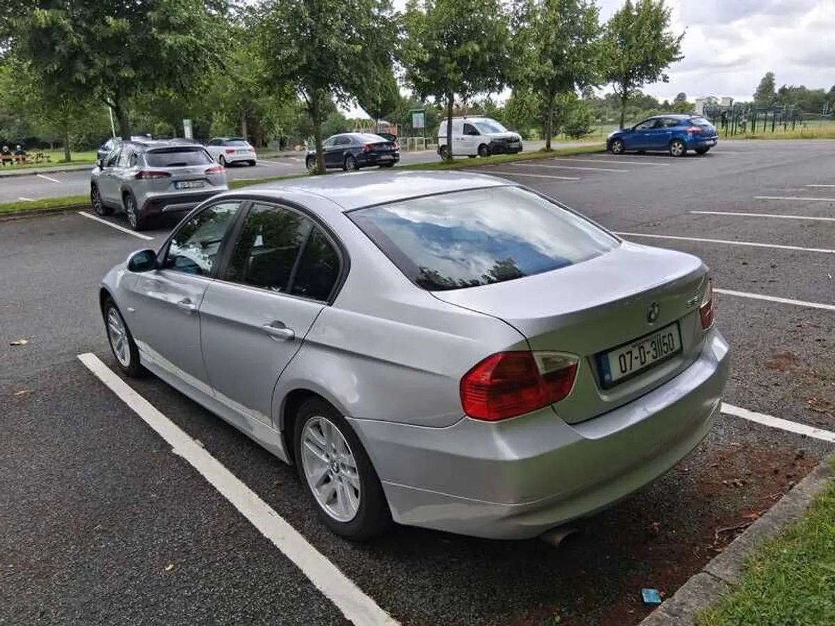 BMW 3-Series 2007 316i petrol 4-door saloon - Image 2