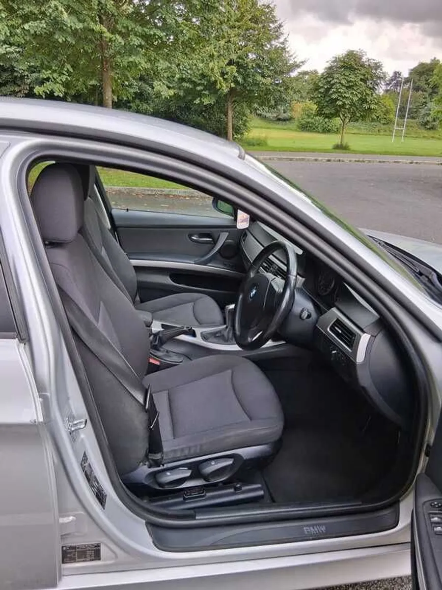 BMW 3-Series 2007 316i petrol 4-door saloon - Image 4