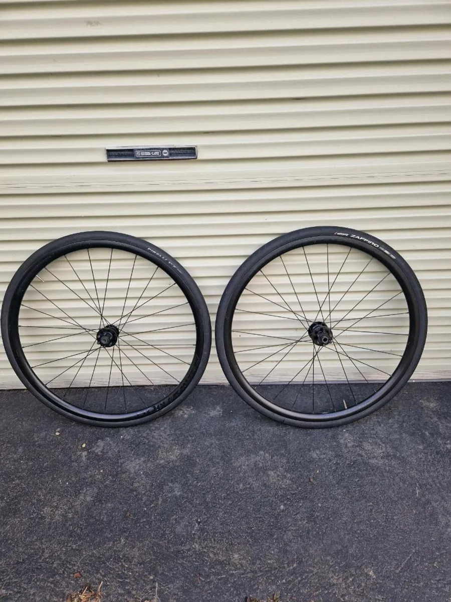 Bontrager affinity disc brake 700c wheels - Image 1