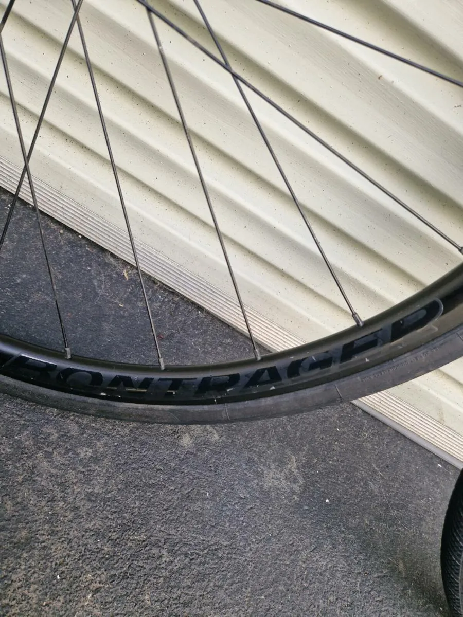 Bontrager affinity disc brake 700c wheels - Image 4