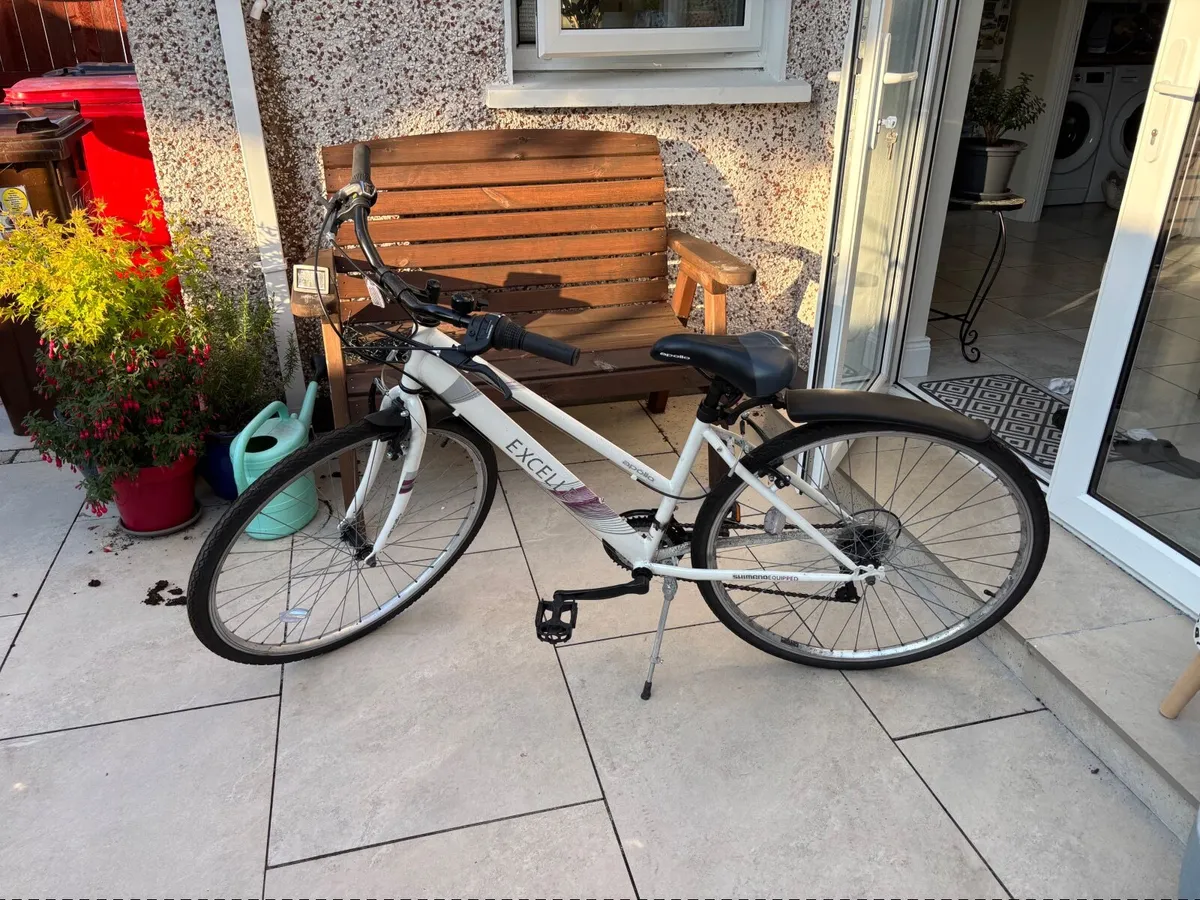 Ladies Bicycle  Excelle Apollo almost new - Image 1