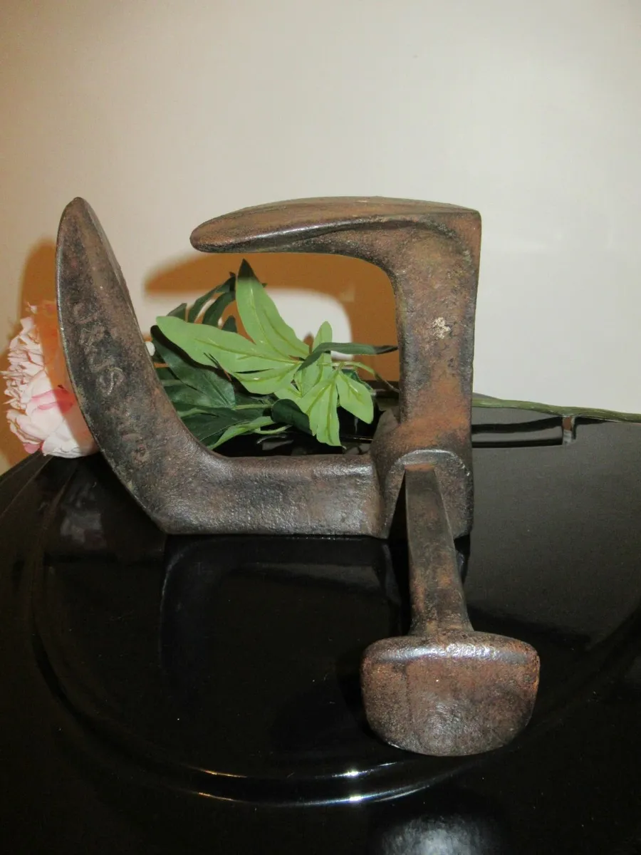 antique shoe anvil cast iron cobbler cottage RARE - Image 4
