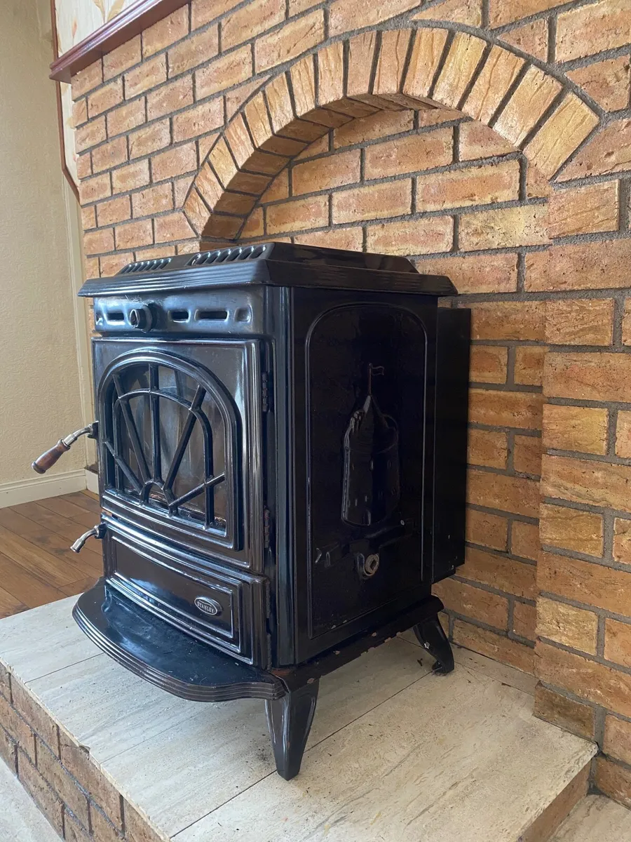 Stanley Stove with Back Boiler - Image 2