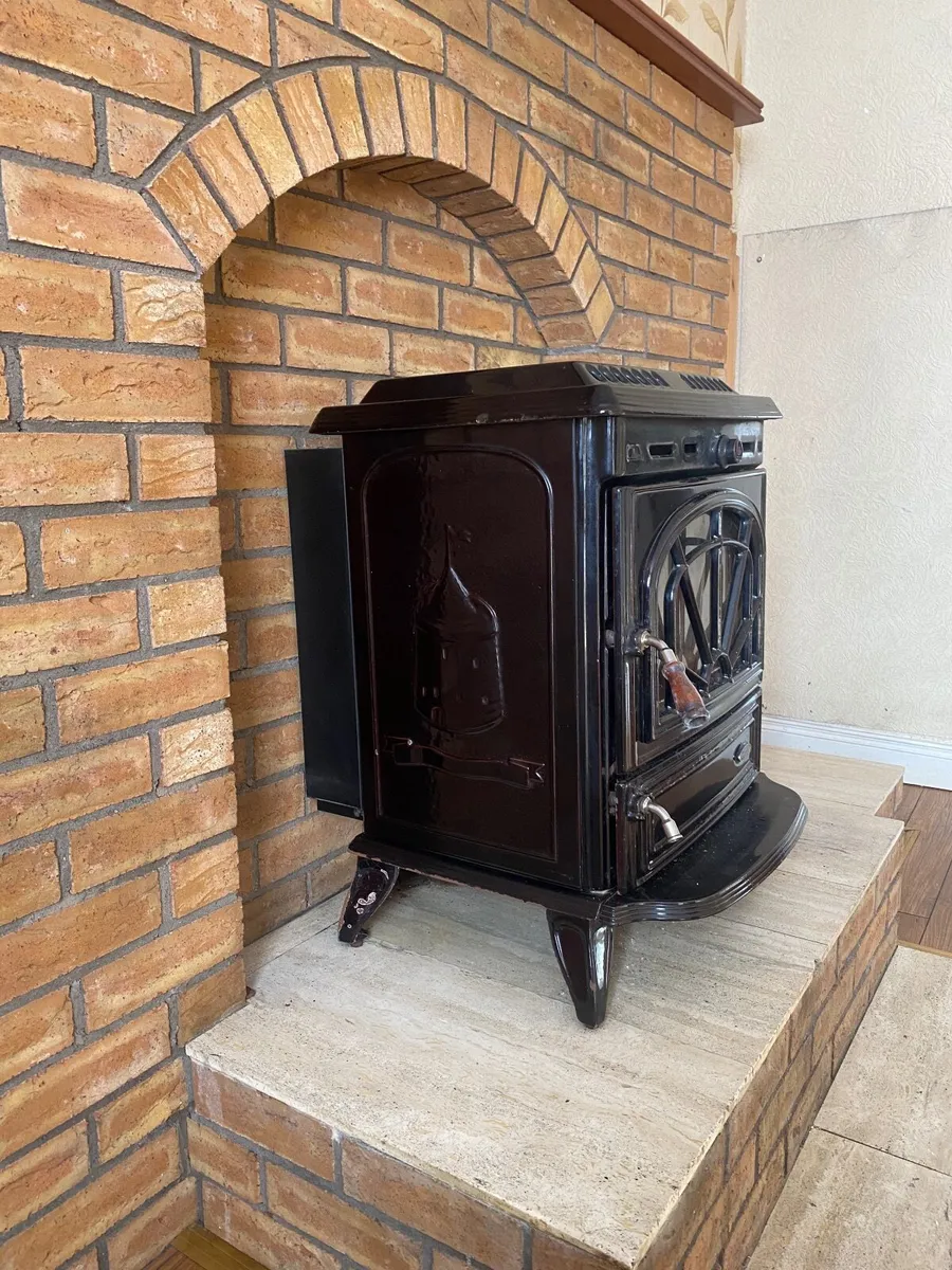 Stanley Stove with Back Boiler - Image 3