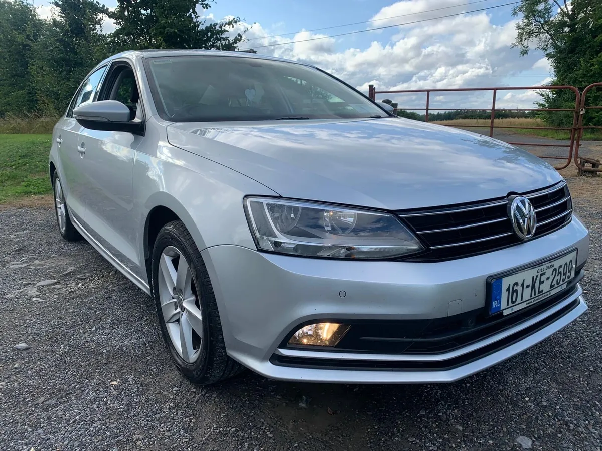 2016 Volkswagen Jetta - Image 2
