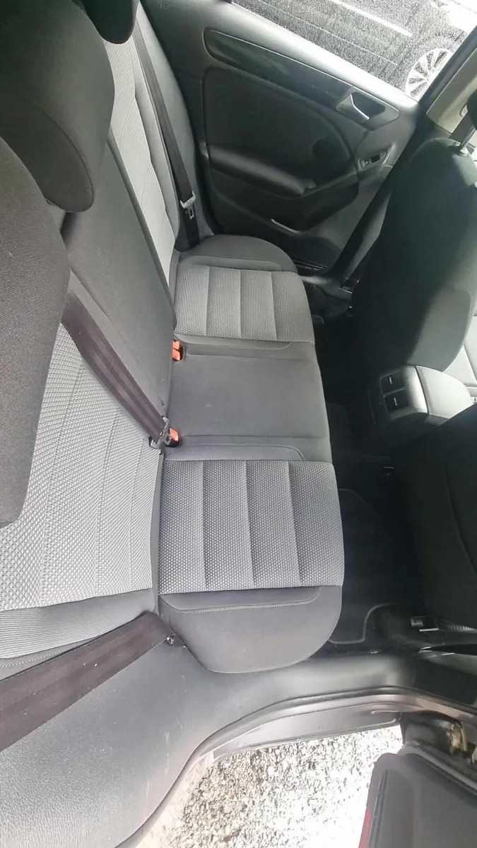 Volkswagen Golf 2012 - Image 2