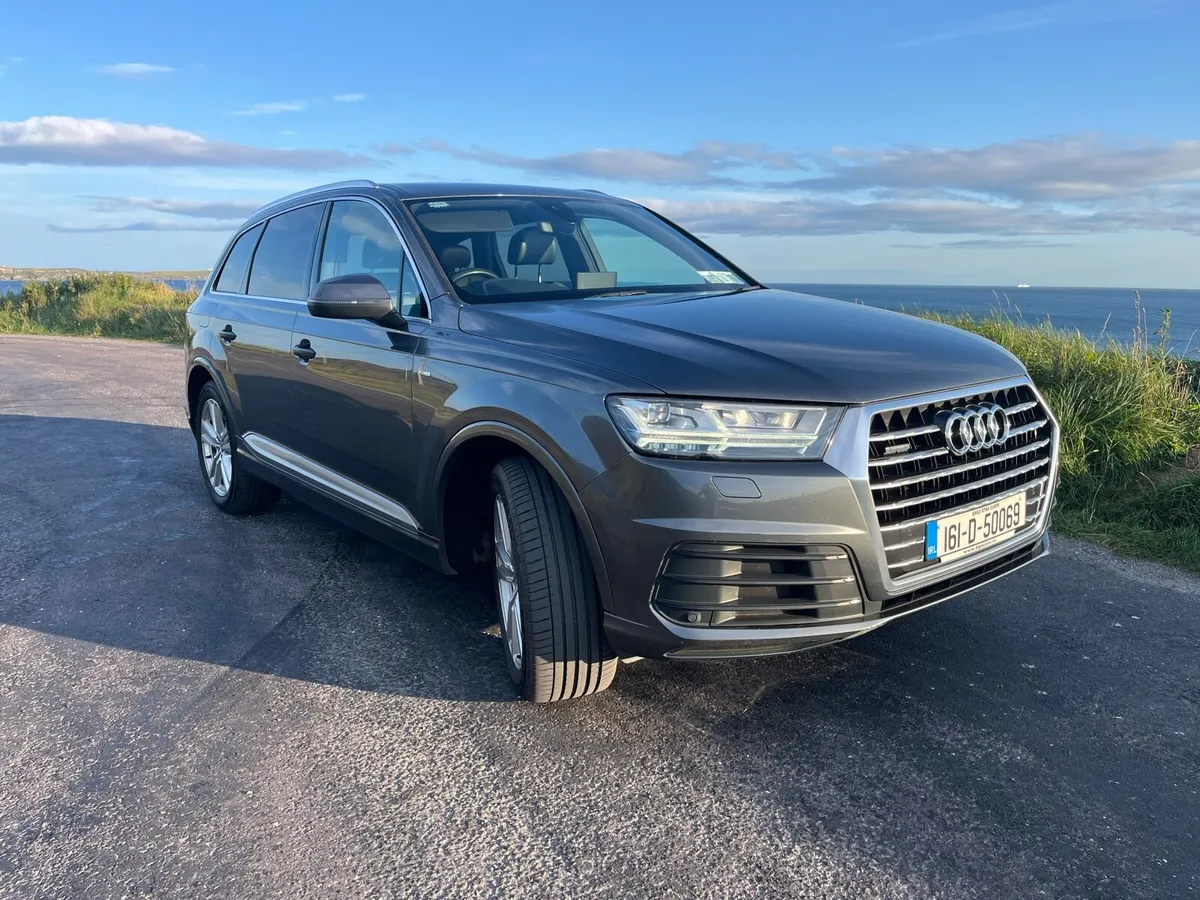 Audi Q7 - Image 1