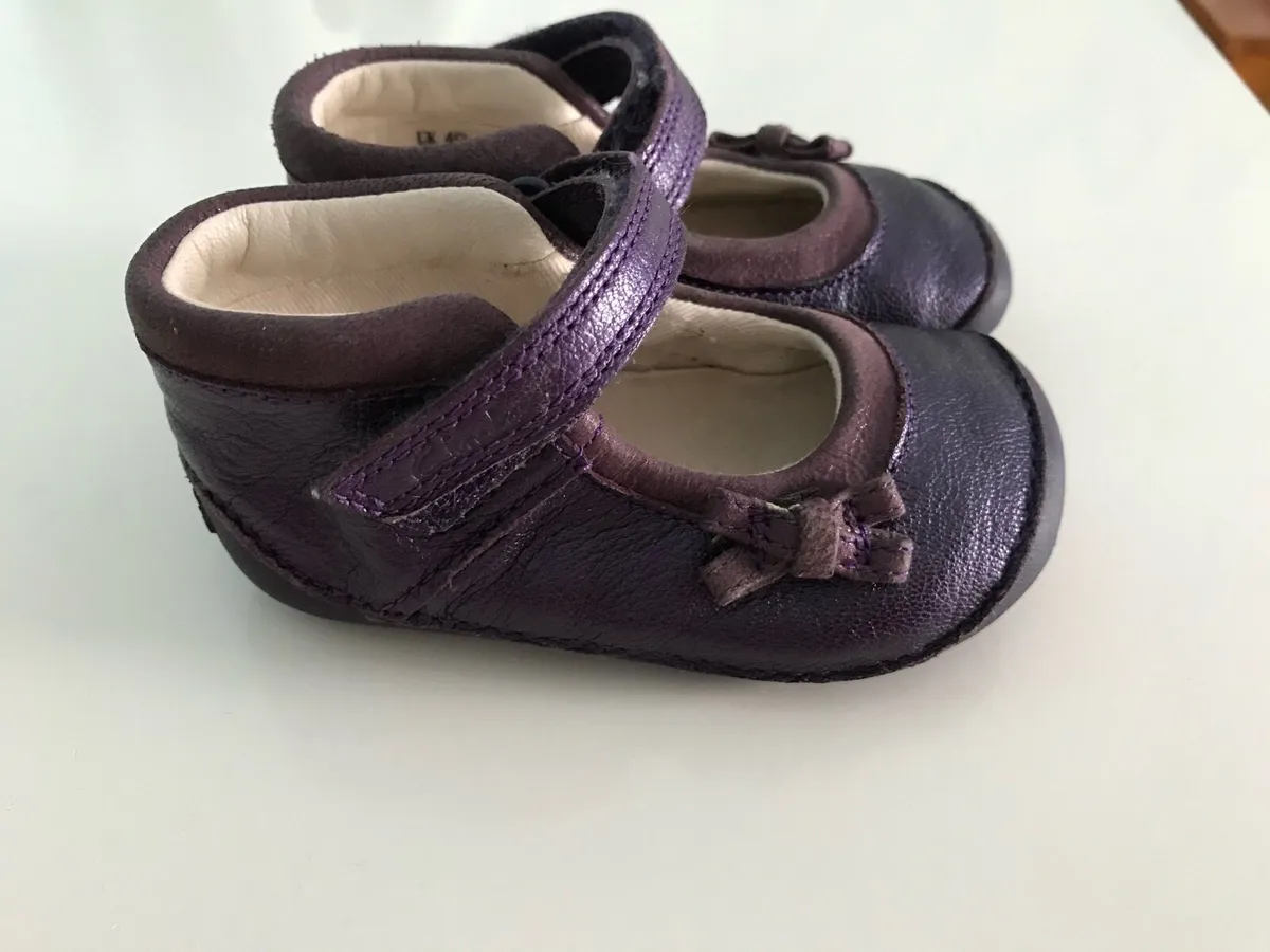 Clark’s first baby shoes size 20 - Image 1