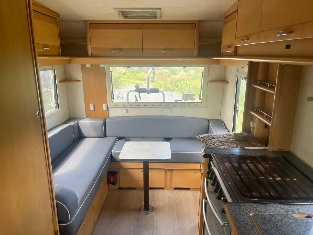 Camper van - Image 4