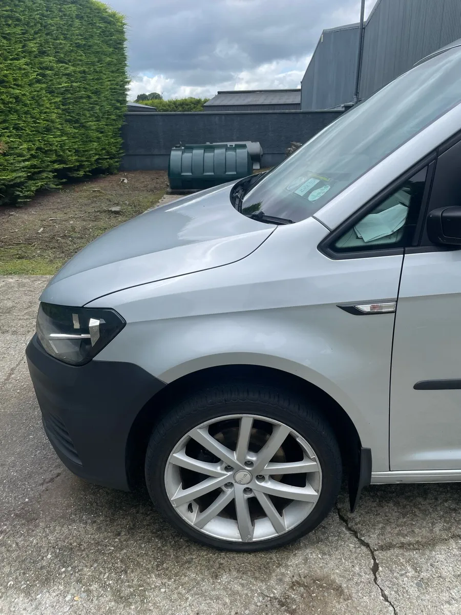Volkswagen Caddy MPV Diesel Silver - Image 4