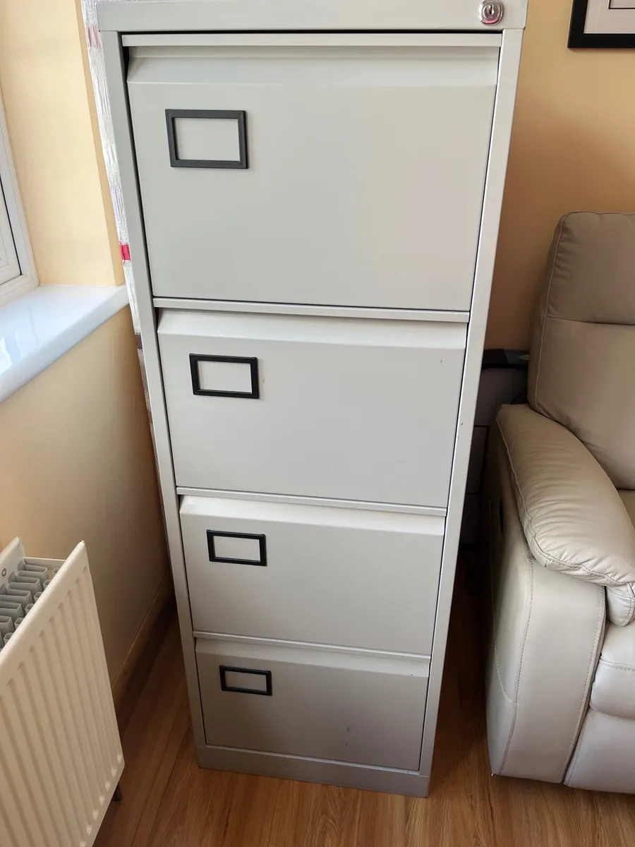 Filling cabinet