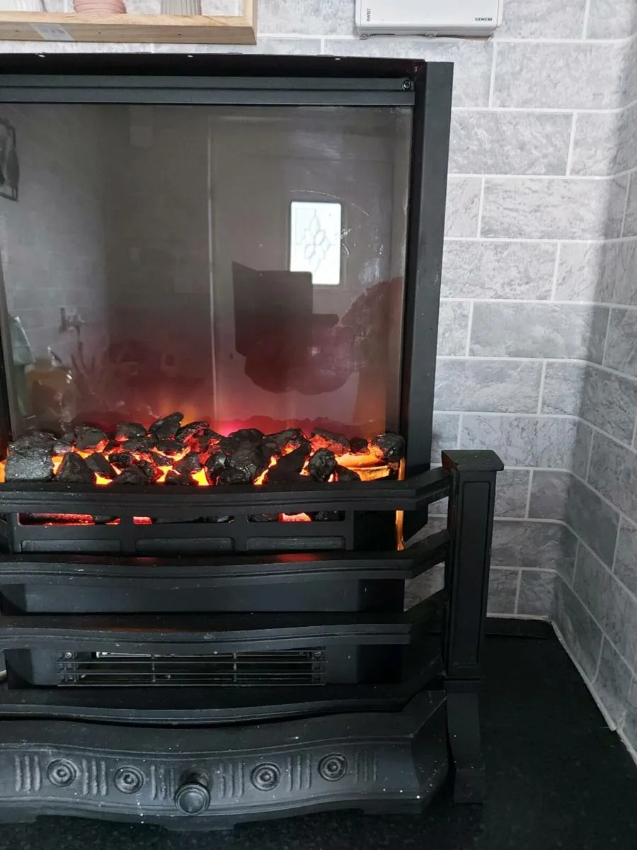 Free standing electric coal effect fire - Image 1
