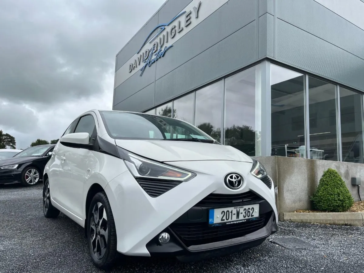 Toyota AYGO 1.0 5DR Xplay Sphone 4DR - Image 2
