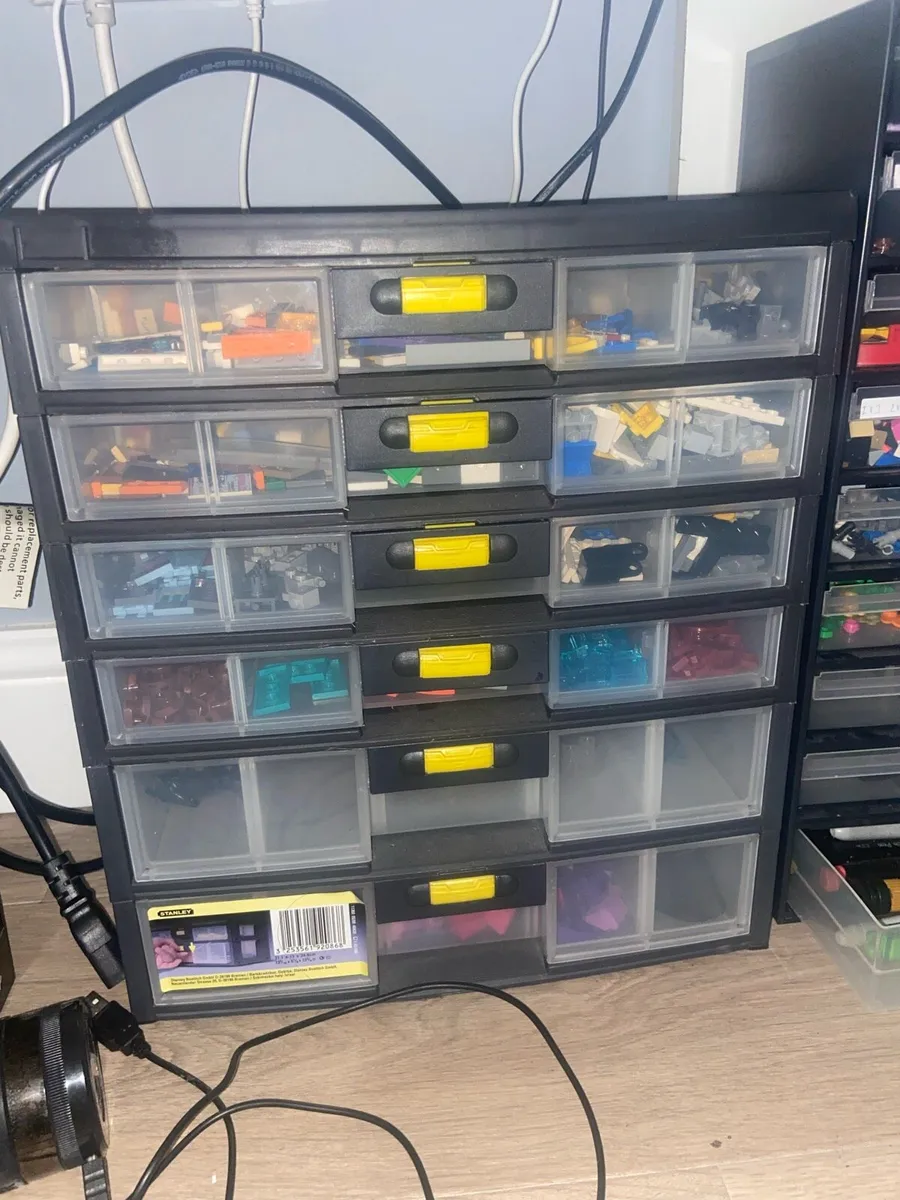 Sorted Lego bricks - Image 2