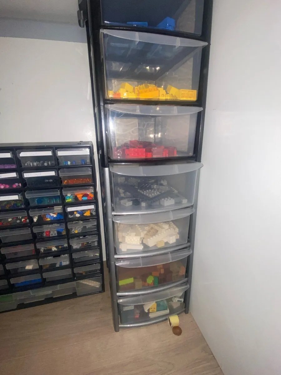 Sorted Lego bricks - Image 3