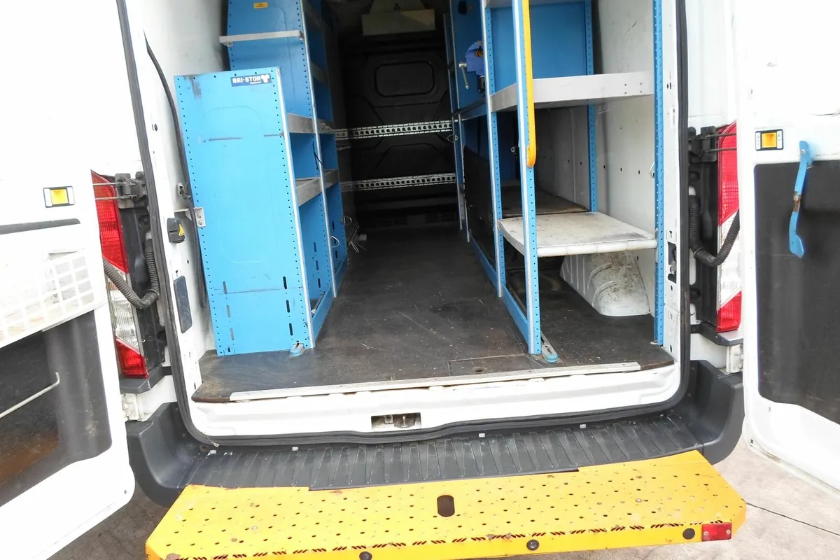 Ford Transit 2018 - Image 2
