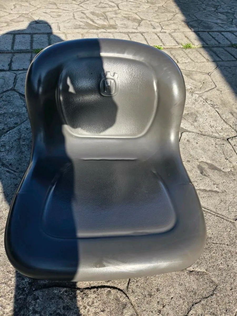 Seat for Husqvarna ride on lawnmowers - Image 2