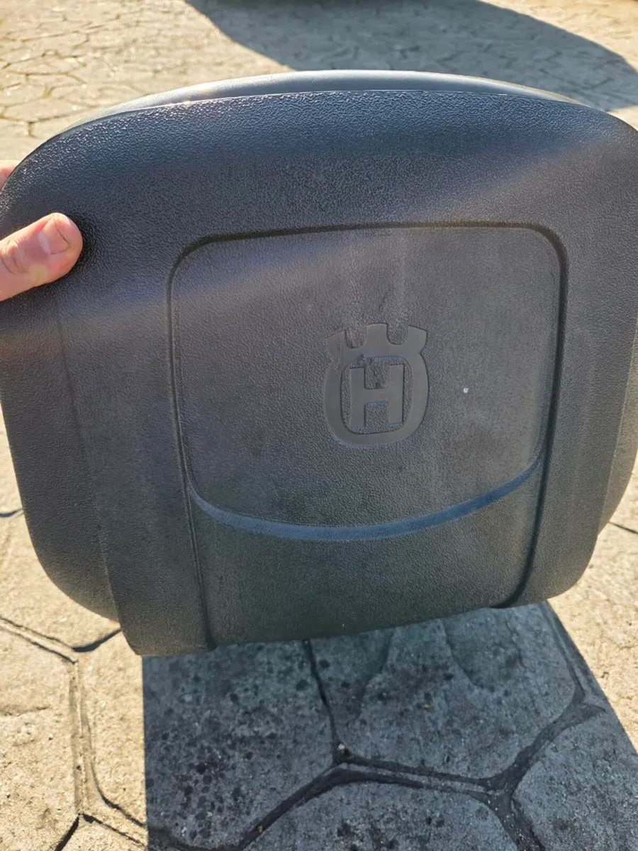 Seat for Husqvarna ride on lawnmowers - Image 4