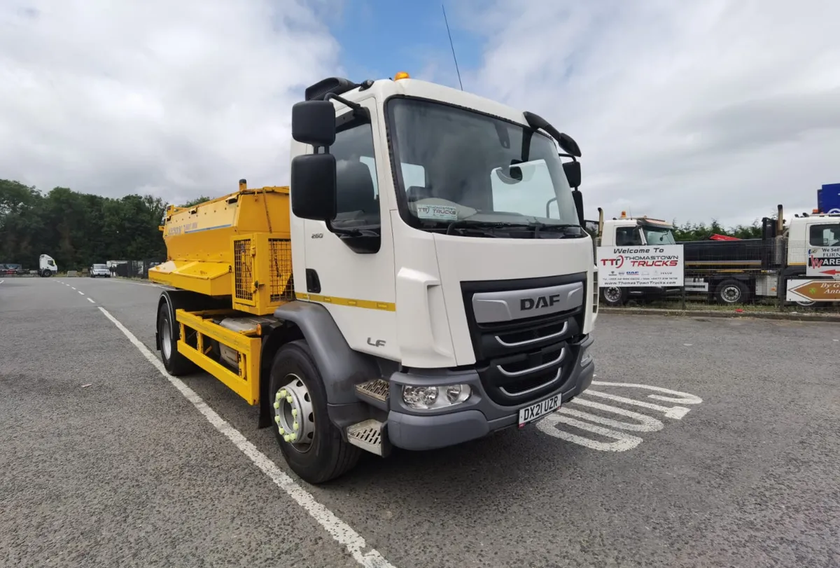 2021 Daf LF260 4x2 18 ton Econ twin auger hotbox - Image 1