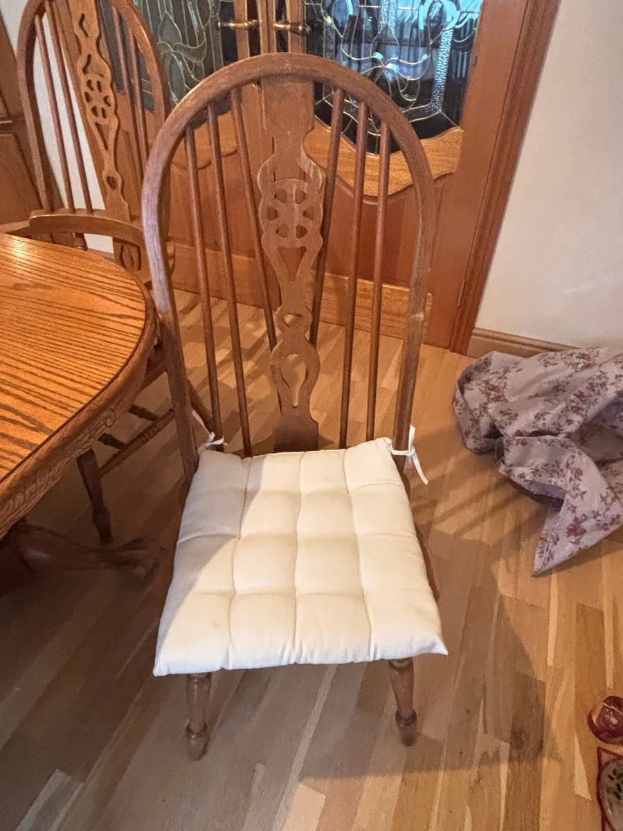 Dining table & chairs - Image 4