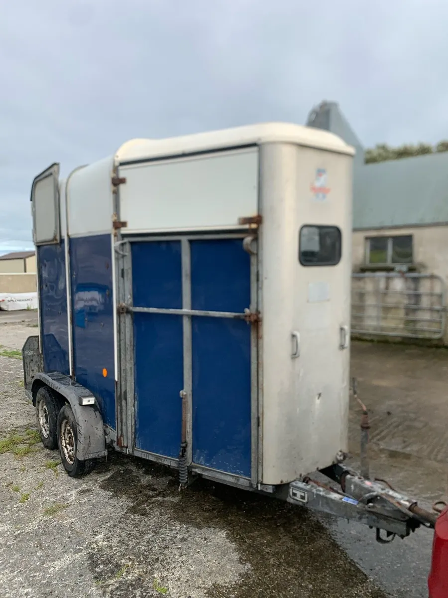 Horse box - Image 2