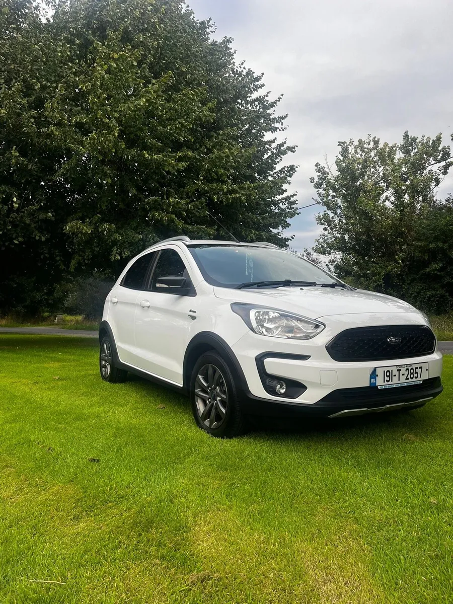 2019 Ford ka+ active - Image 2