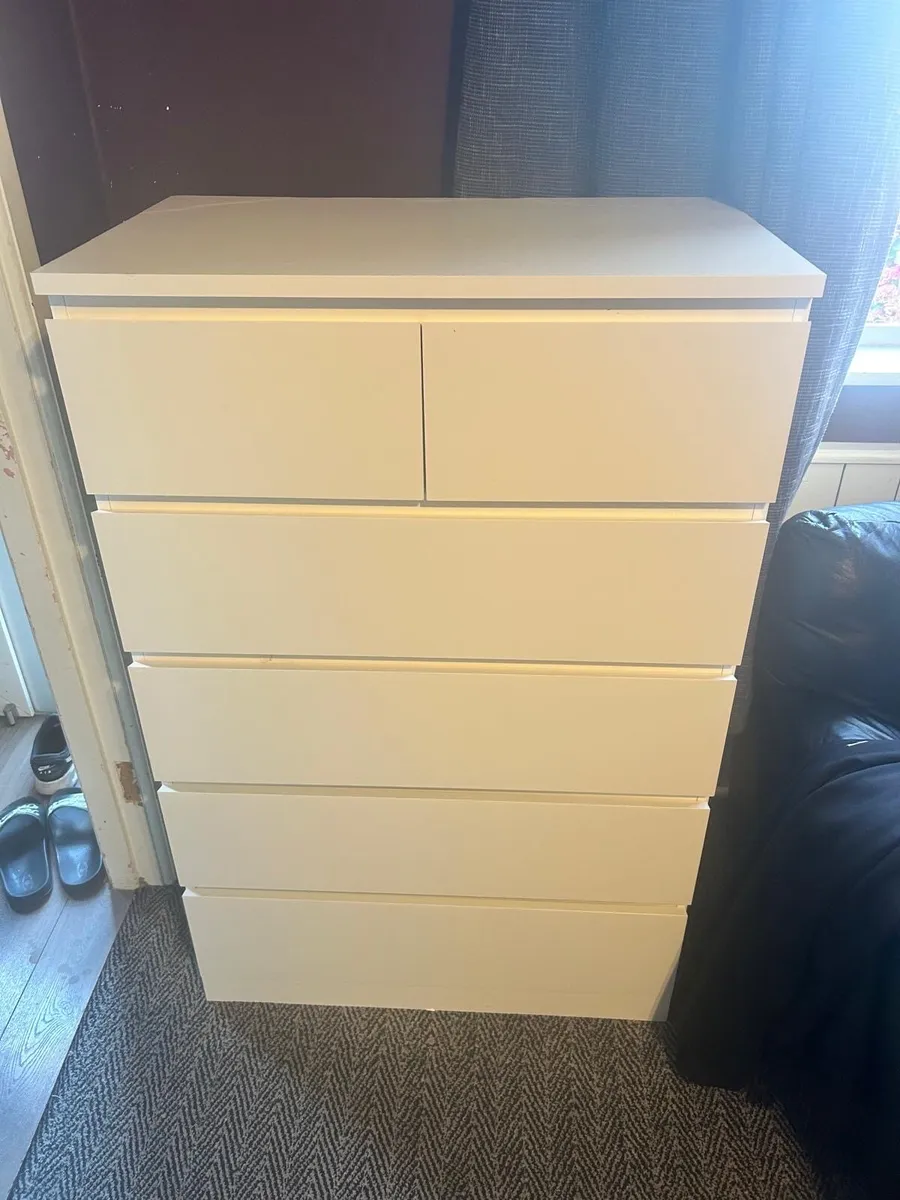 Chest of drawers - Image 1